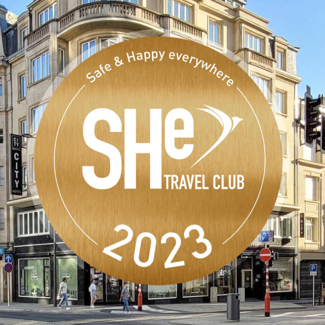 SHe Travel Label Gold